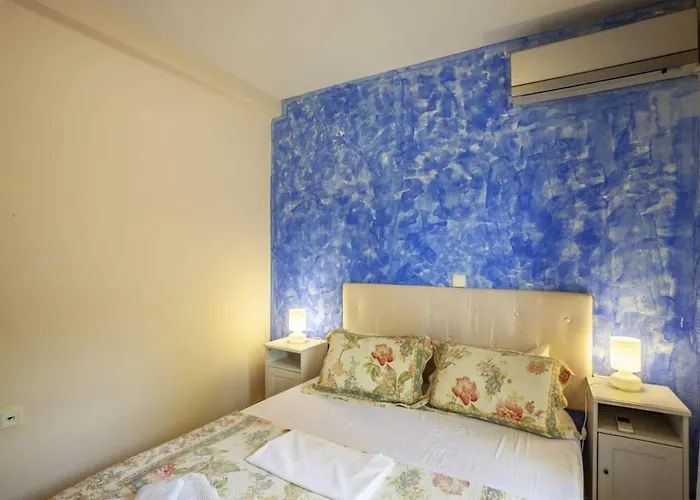 Cozy Summer House By The * 波利克罗诺