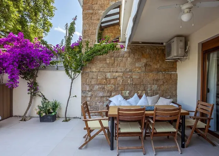 公寓 Cozy Summer House By The 波利克罗诺