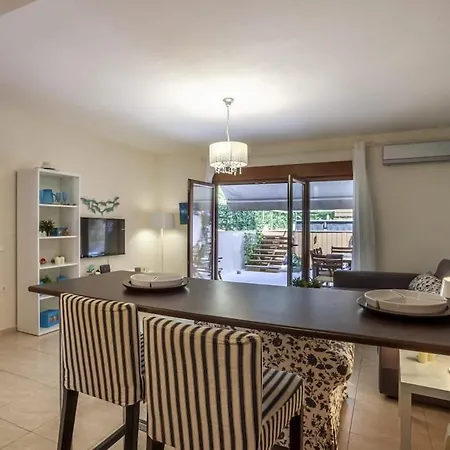 شقة Cozy Summer House By The *