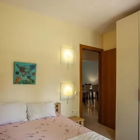 Cozy Summer House By The شقة بوليخرونو