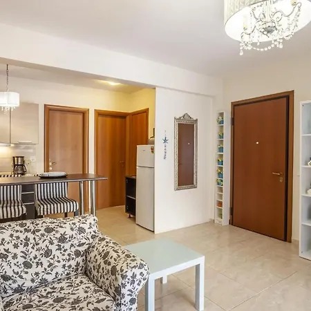 Cozy Summer House By The *