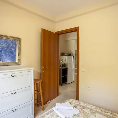 Cozy Summer House By The شقة *