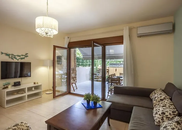 Διαμέρισμα Cozy Summer House By The